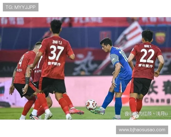 申花 VAR 争议判罚：同一动作两年不同判，媒体人炮轰尺度不公(2)